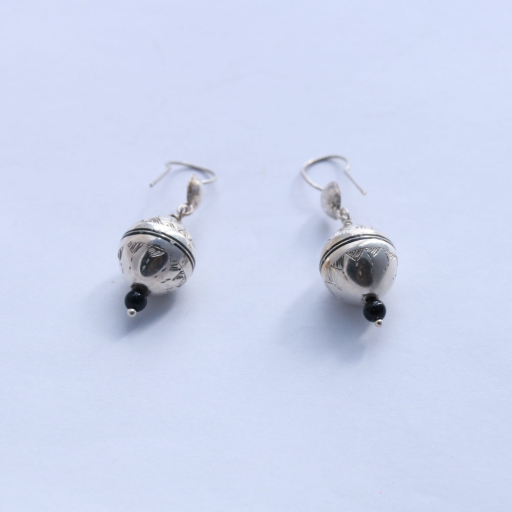 Tuareg-Ohrring aus Silber 925 und kleiner Onyxperle