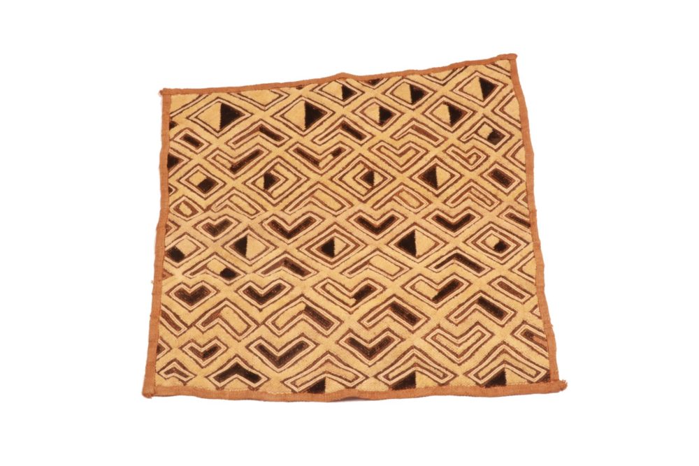 Tapis en raphia traditionnel, modèle I