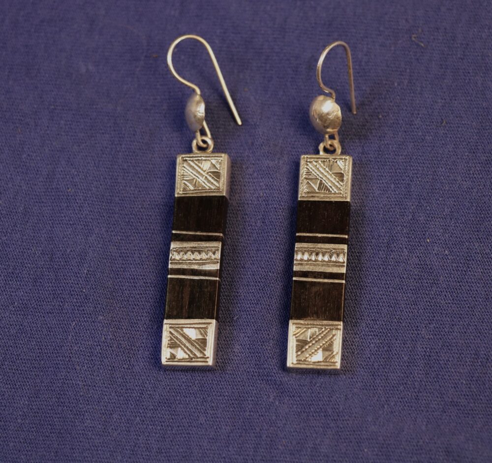 Tuareg-Ohrring aus Silber 925 und Ebenholz, C
